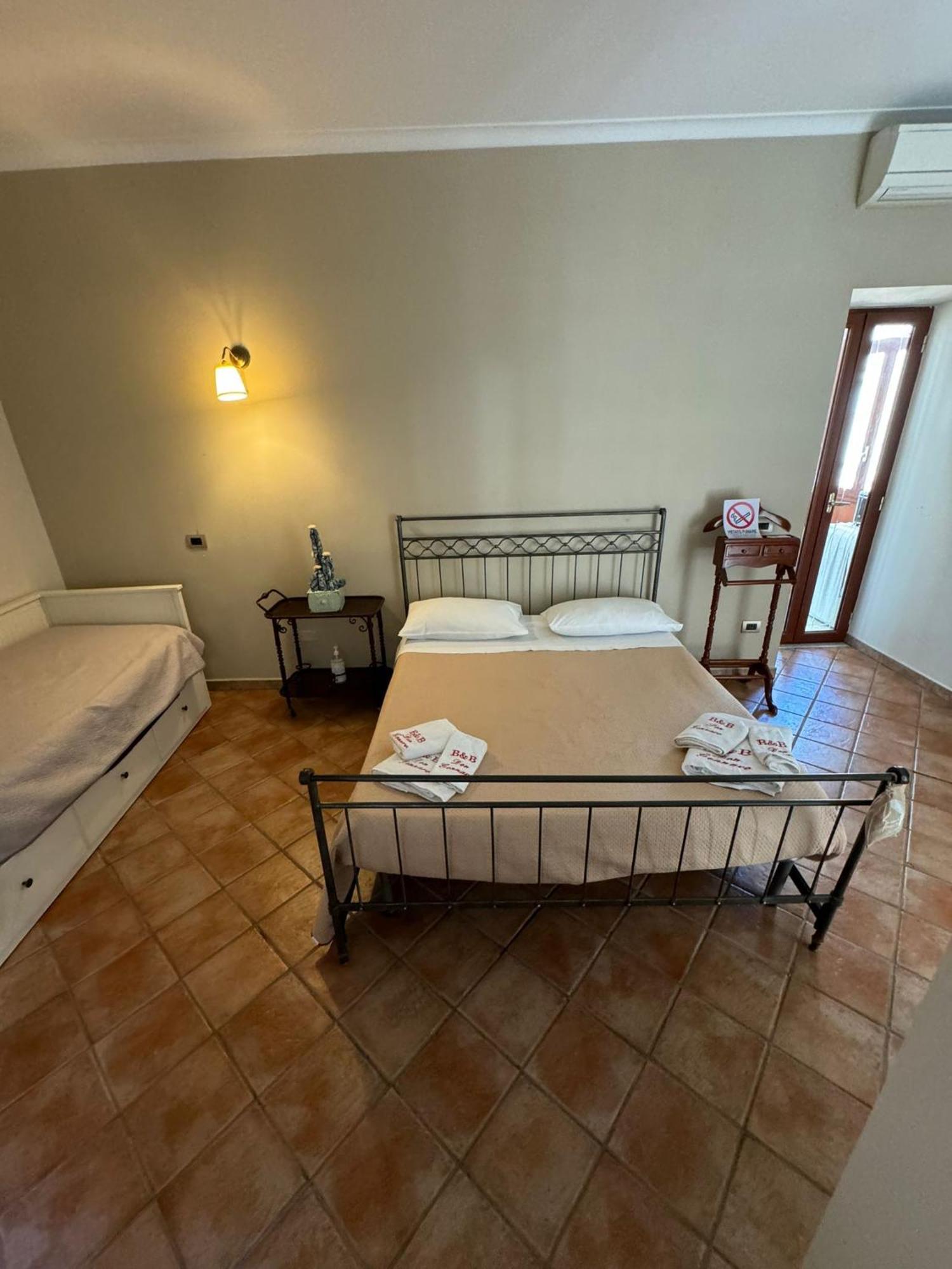 Bed and Breakfast Beb Don Gennaro Neapol Zewnętrze zdjęcie