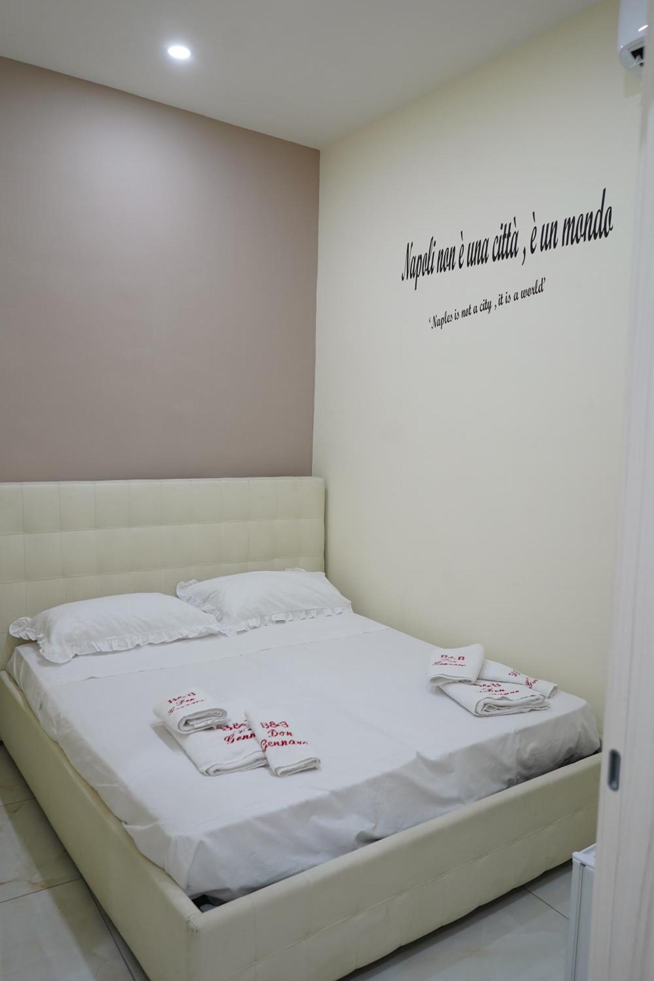 Bed and Breakfast Beb Don Gennaro Neapol Zewnętrze zdjęcie